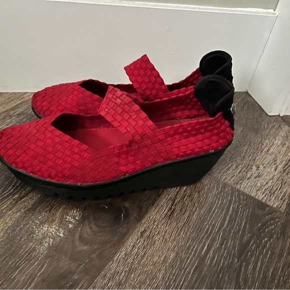 Bernie Mev Womens Venti Drake Wedge Jean Denim Red Woven Strech Shoe Slip 9 - Picture 2 of 7